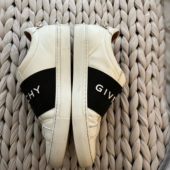 Givenchy Sneakers!! - Picture 2 of 12